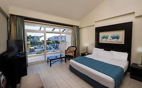 Отель Reef Oasis Blue Bay